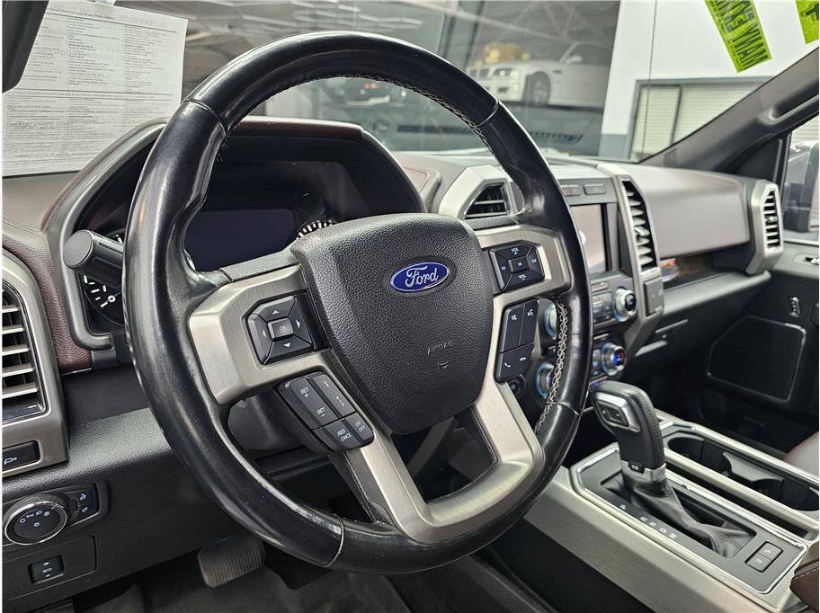 Used 2017 Ford F150 Platinum w/ Equipment Group 701A Luxury AWD/4WD image 10