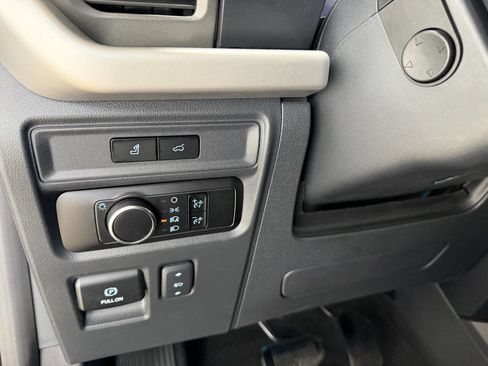 Used 2024 Ford Expedition Max XLT AWD/4WD image 19