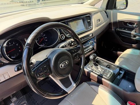 Used 2016 Kia Sedona SX Limited FWD image 38