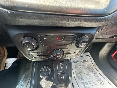 Used 2020 Jeep Compass Trailhawk w/ Leather Interior Group AWD/4WD image 22