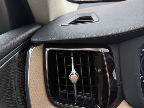 New 2026 Volvo XC60 B5 Ultra w/ Protection Package Premier image 36