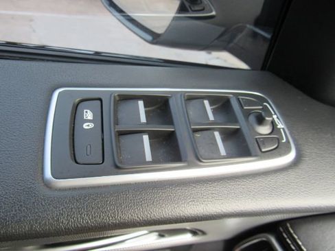 Used 2020 Jaguar F-PACE S image 38