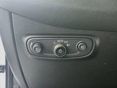Used 2021 Chevrolet Equinox LT FWD image 10
