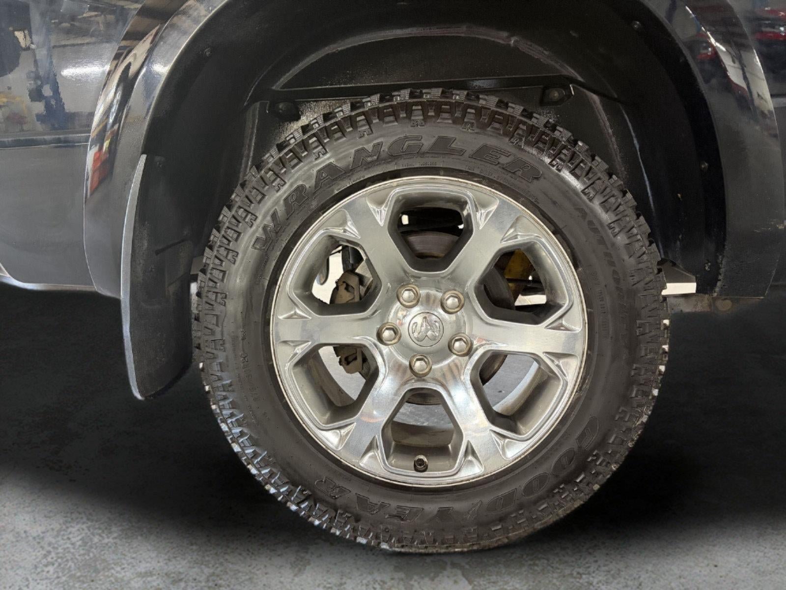 Used 2014 RAM 1500 Laramie AWD/4WD image 25