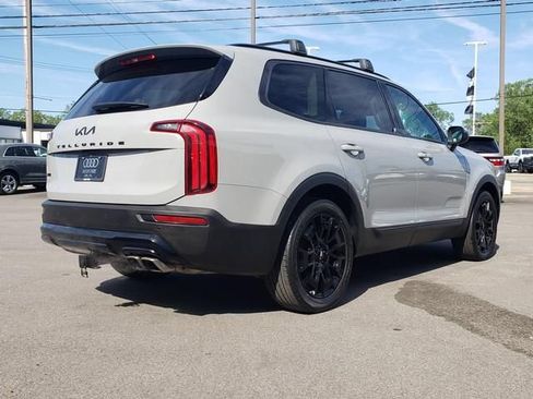 Used 2022 Kia Telluride EX w/ EX Premium Package AWD/4WD image 3