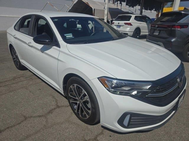 Certified 2024 Volkswagen Jetta Sport FWD image 2