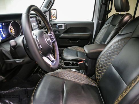 Used 2021 Jeep Wrangler Unlimited Sahara AWD/4WD image 17