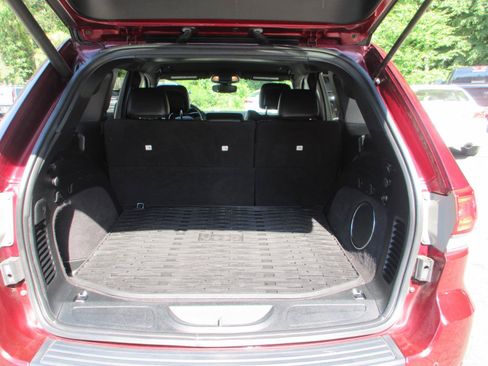 Used 2018 Jeep Grand Cherokee Laredo AWD/4WD image 16