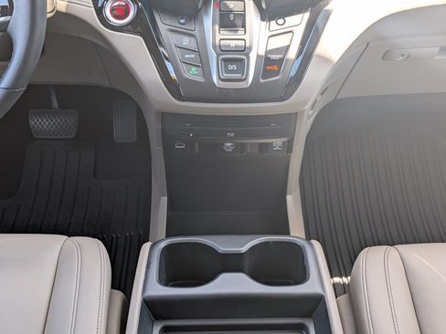 Used 2024 Honda Odyssey Touring image 21