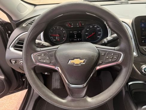 Used 2021 Chevrolet Malibu LT FWD image 15
