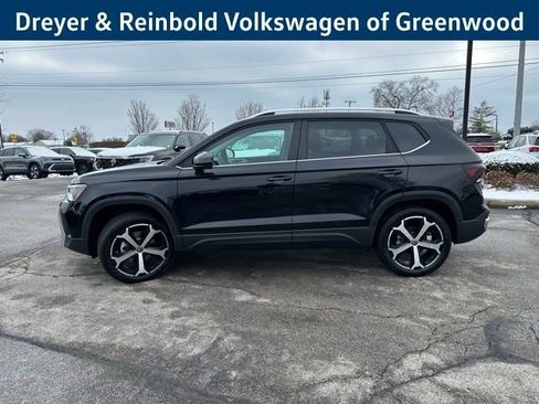 New 2026 Volkswagen Taos SEL image 4