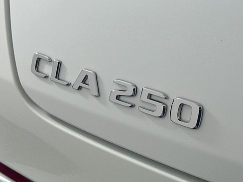 Used 2024 Mercedes-Benz CLA 250 image 10