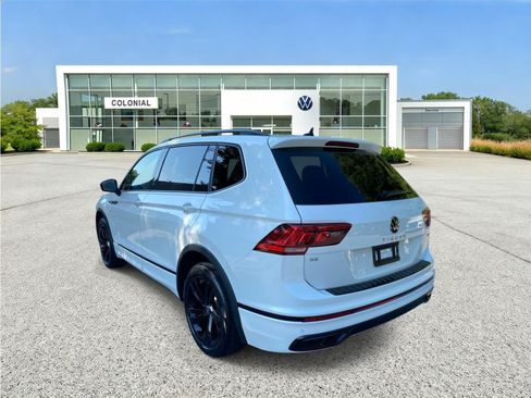Used 2024 Volkswagen Tiguan SE R-Line AWD/4WD image 3