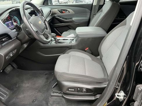 Used 2021 Chevrolet Traverse LT image 18