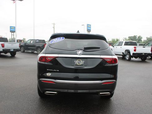 Used 2023 Buick Enclave Essence FWD image 8