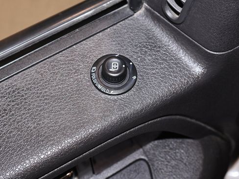 Used 2014 Ford F150 Lariat w/ Equipment Group 502A Luxury image 13