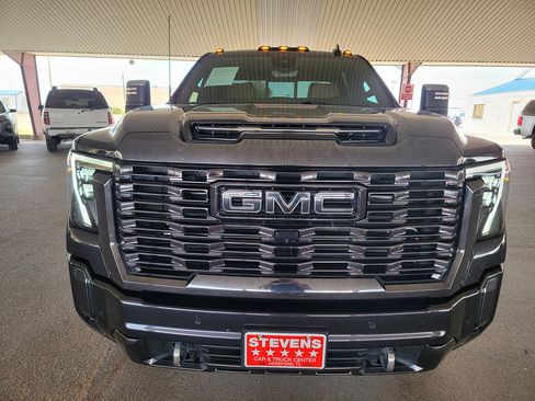 Used 2024 GMC Sierra 2500 Denali Ultimate w/ Max Trailering Package AWD/4WD image 4