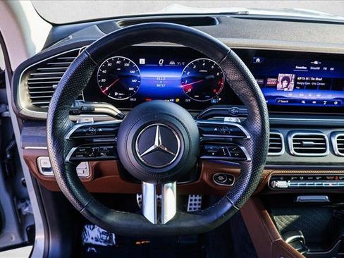 Used 2024 Mercedes-Benz GLS 580 4MATIC image 13