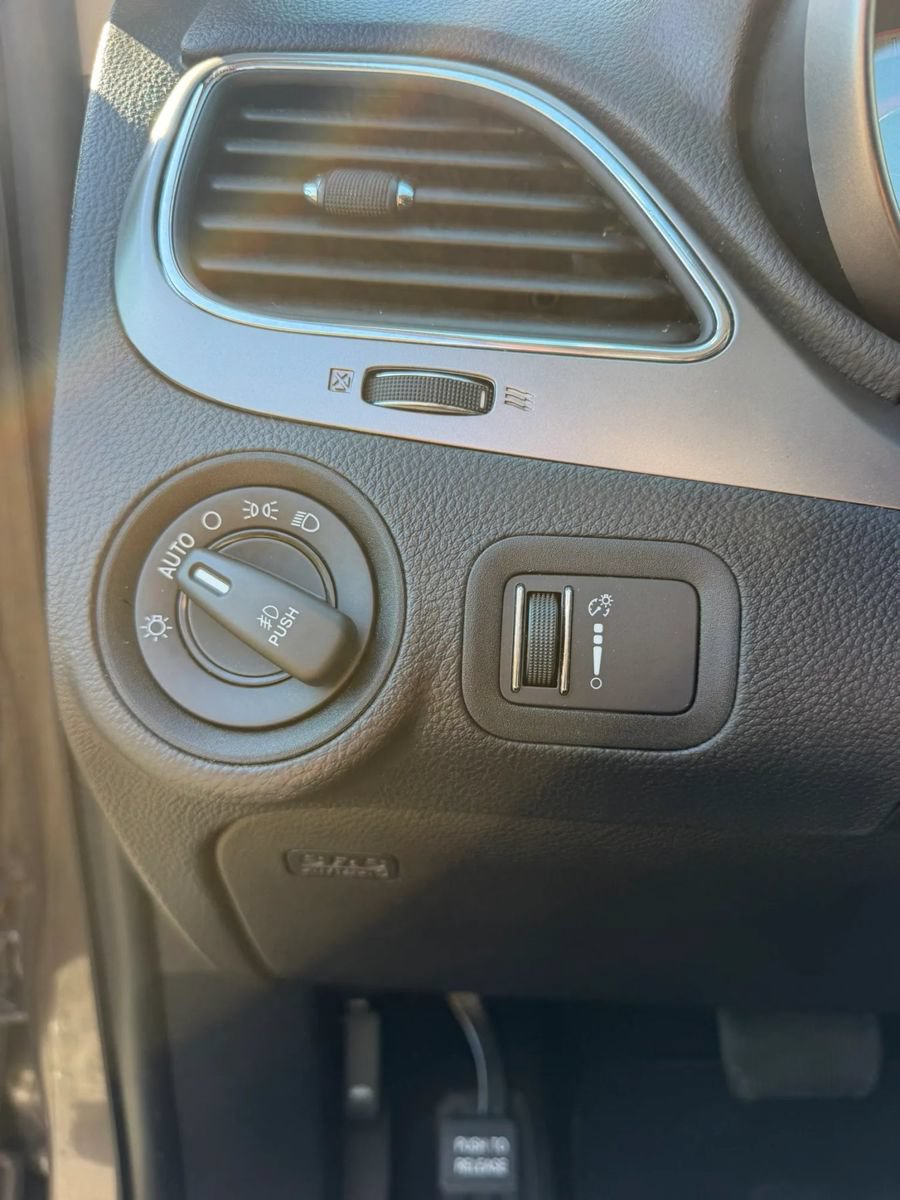 Used 2017 Dodge Journey Crossroad w/ Popular Equipment Group FWD image 18