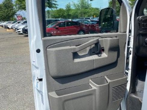 Used 2023 Chevrolet Express 3500 LS RWD image 15