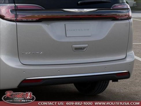 New 2026 Chrysler Pacifica Select FWD image 14