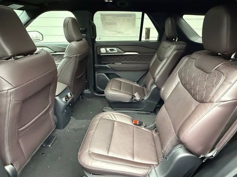 New 2026 Ford Explorer Platinum image 17