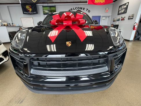 Used 2022 Porsche Macan AWD/4WD image 17