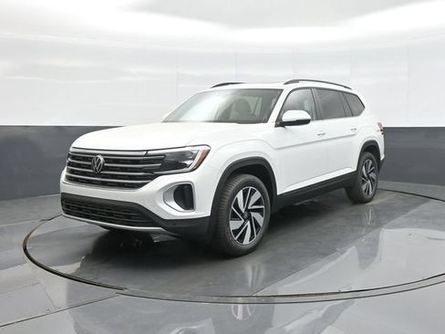 New 2026 Volkswagen Atlas SE FWD image 3