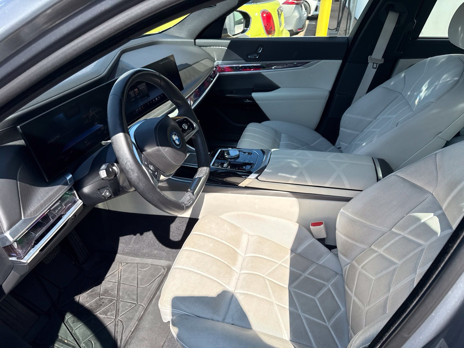 Certified 2023 BMW i7 xDrive60 AWD/4WD image 13