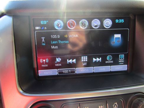 Used 2020 Chevrolet Suburban Premier AWD/4WD image 19