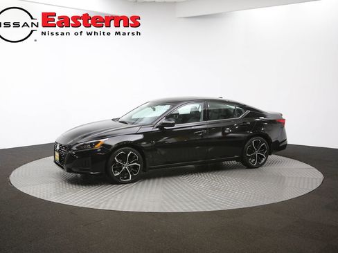Used 2023 Nissan Altima 2.5 SR w/ SR Premium Package image 56