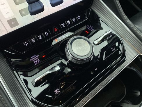 Used 2022 Jeep Grand Wagoneer Series II image 45