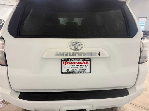 Certified 2023 Toyota 4Runner SR5 Premium w/ Moonroof Package AWD/4WD image 16