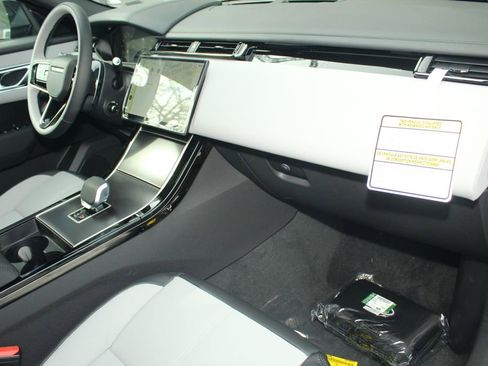 New 2026 Land Rover Range Rover Velar Dynamic SE AWD/4WD image 24