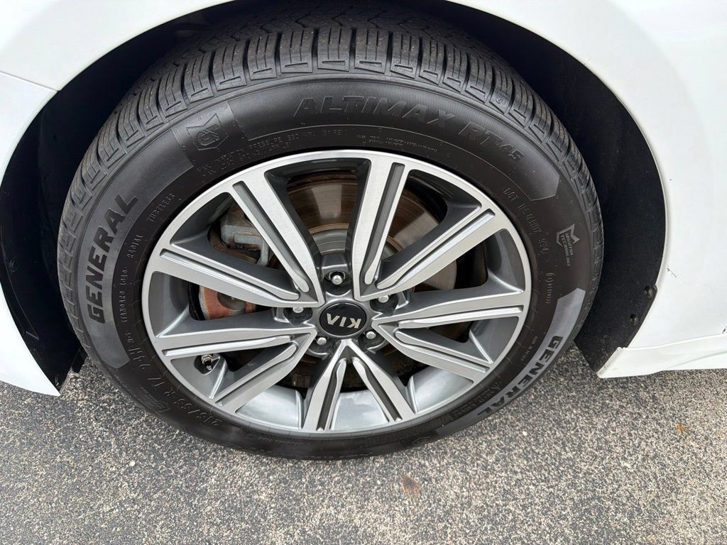 Used 2020 Kia Optima Premium FWD image 11