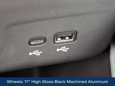 Used 2025 Chevrolet TrailBlazer LT AWD/4WD image 15