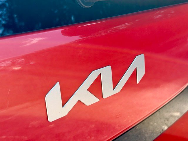 Used 2025 Kia Soul LX FWD image 15
