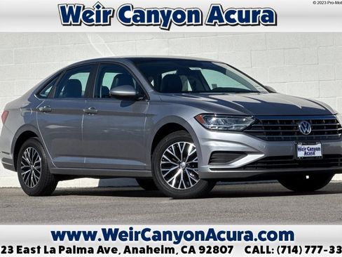 Used 2020 Volkswagen Jetta SE image 1