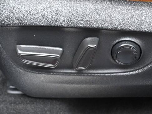 Certified 2025 Toyota Highlander LE AWD/4WD image 12
