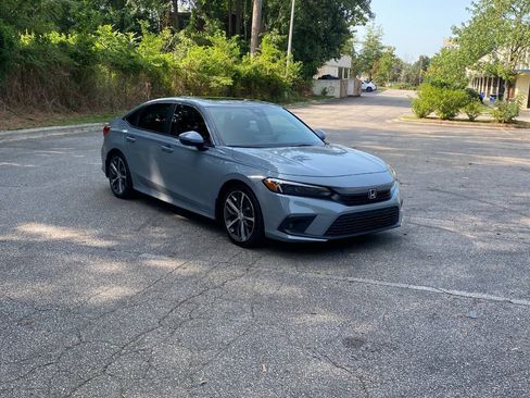 Used 2023 Honda Civic Touring image 3