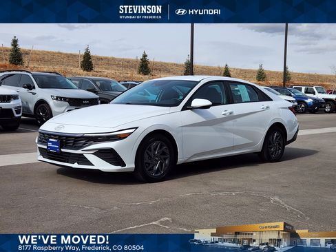 Certified 2024 Hyundai Elantra SEL image 1