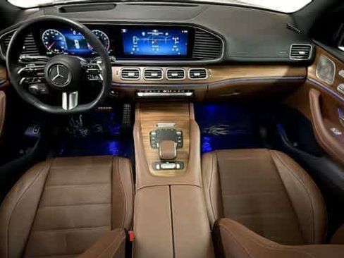 Certified 2024 Mercedes-Benz GLS 580 4MATIC image 4