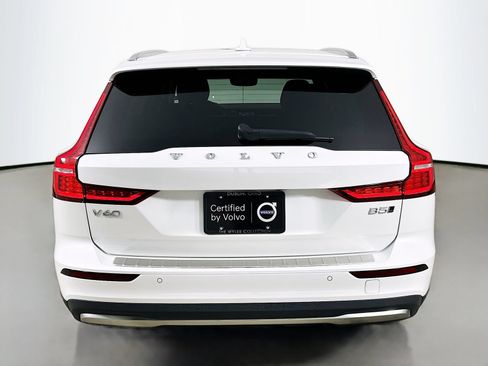 Used 2023 Volvo V60 B5 Cross Country Ultimate w/ Climate Package AWD/4WD image 6