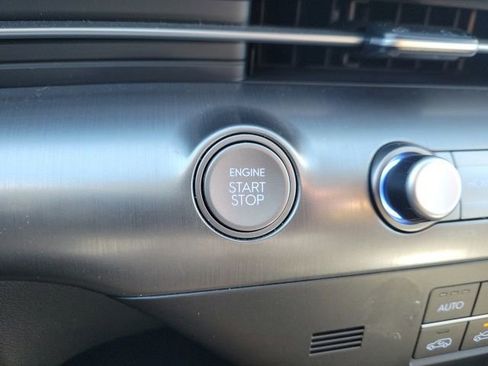 Used 2025 Hyundai Kona SEL image 11