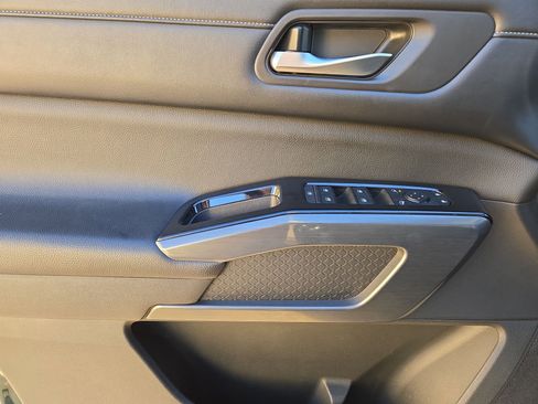 Used 2022 Nissan Pathfinder SL w/ SL Premium Package image 15