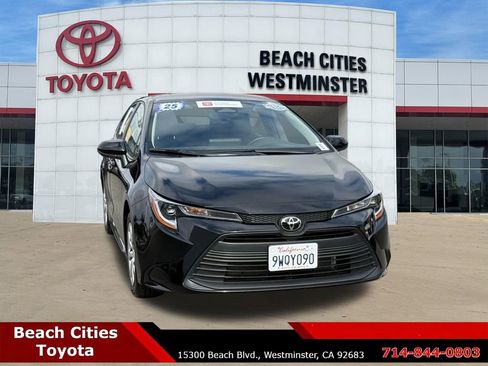 Certified 2025 Toyota Corolla LE FWD image 3