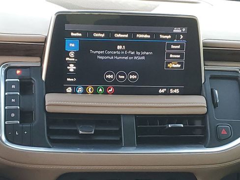 Used 2021 Chevrolet Tahoe Premier w/ Premium Package image 27