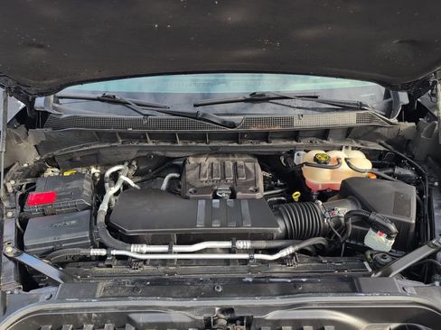 Used 2022 Chevrolet Silverado 1500 LT AWD/4WD image 38