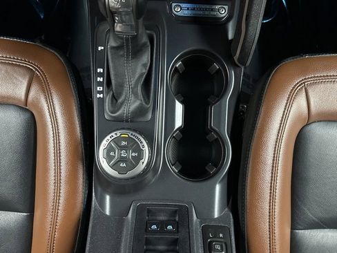 Used 2024 Ford Bronco Outer Banks w/ Sasquatch Package AWD/4WD image 25
