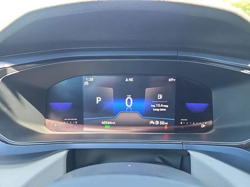 Used 2022 Volkswagen Taos SE FWD image 16